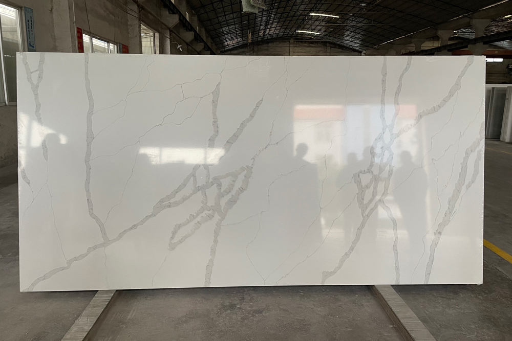 real shot calacatta silver lattice cn7057